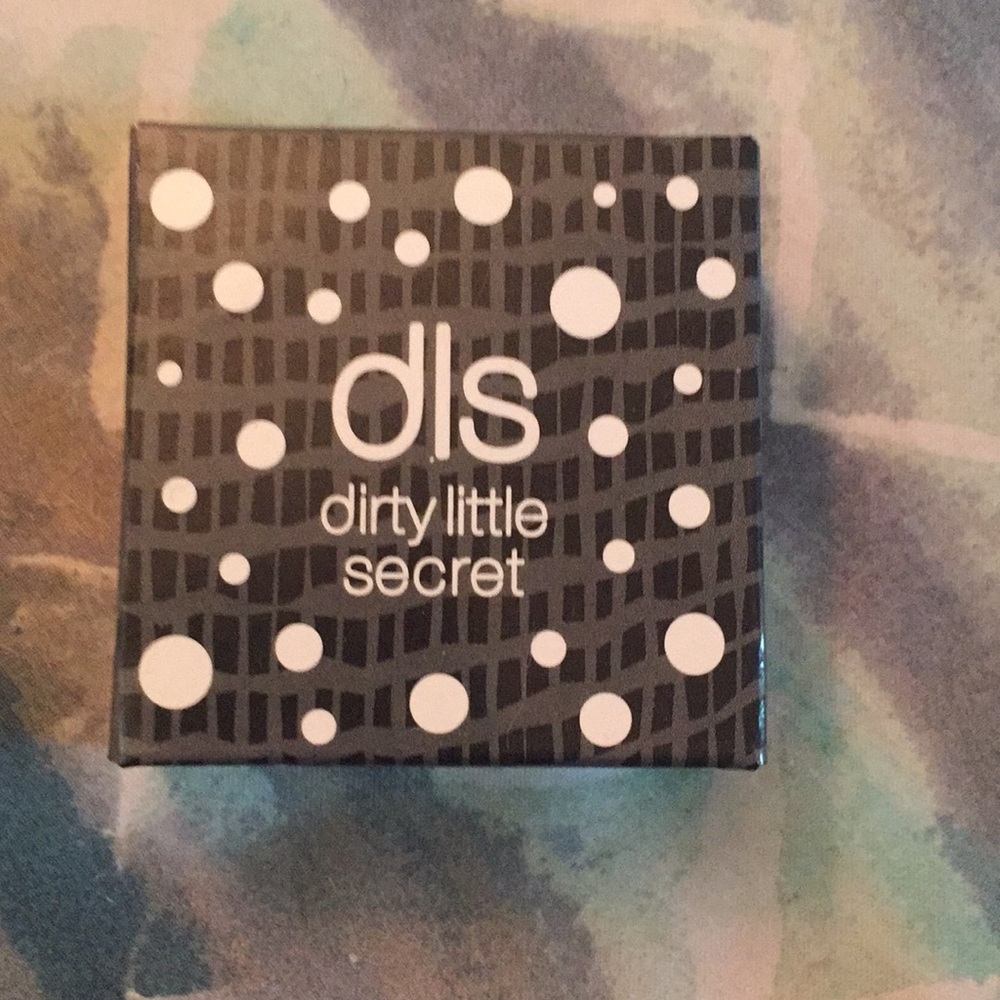Dirty Little Secret, Kitty blush
